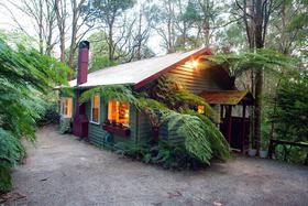 Image de A Cottage in the Forest