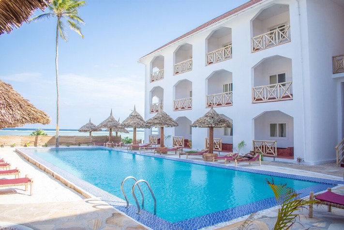 voir les prix pour AHG Sun Bay Mlilile Beach Hotel