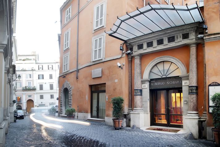 voir les prix pour Albergo Santa Chiara Hotel Rome