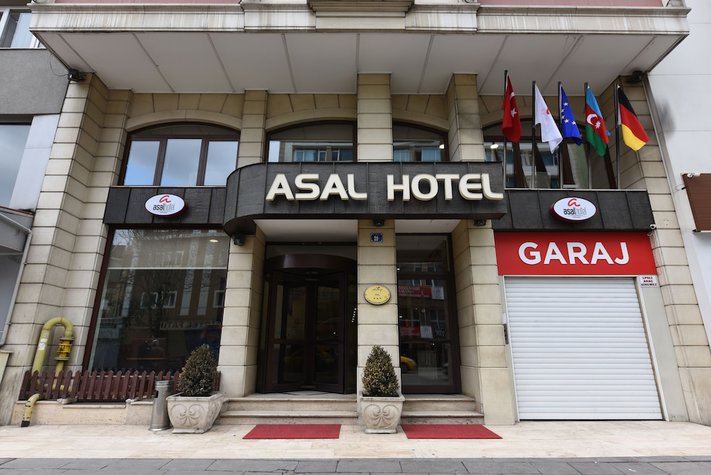 voir les prix pour Asal Hotel