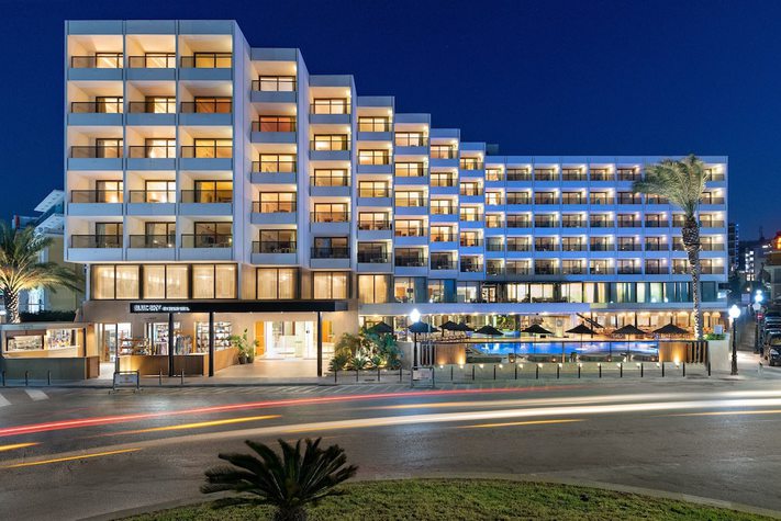 voir les prix pour Blue Sky city beach hotel