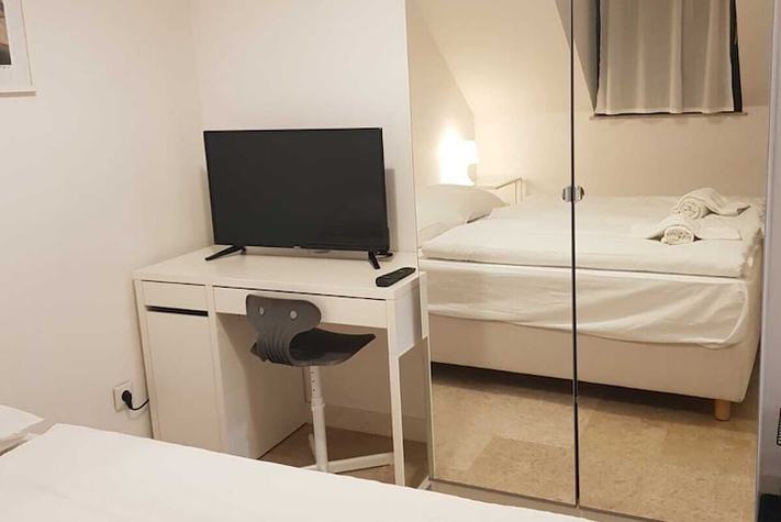 voir les prix pour Bright and Cozy Studio Near City Center