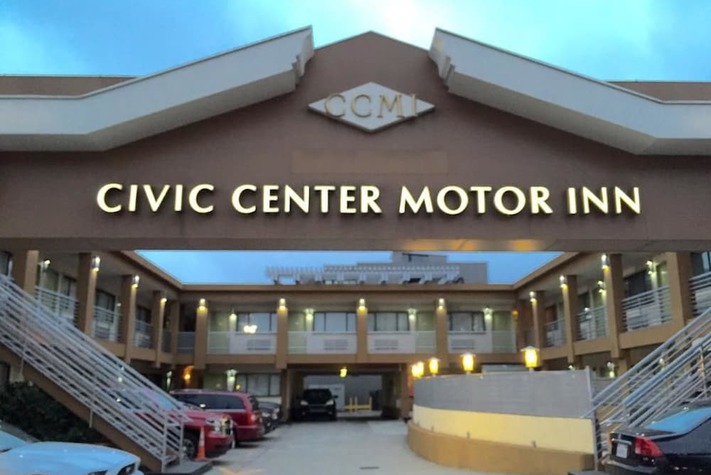 voir les prix pour Civic Center Motor Inn