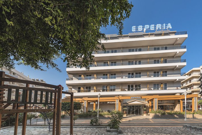 voir les prix pour Esperia Hotel
