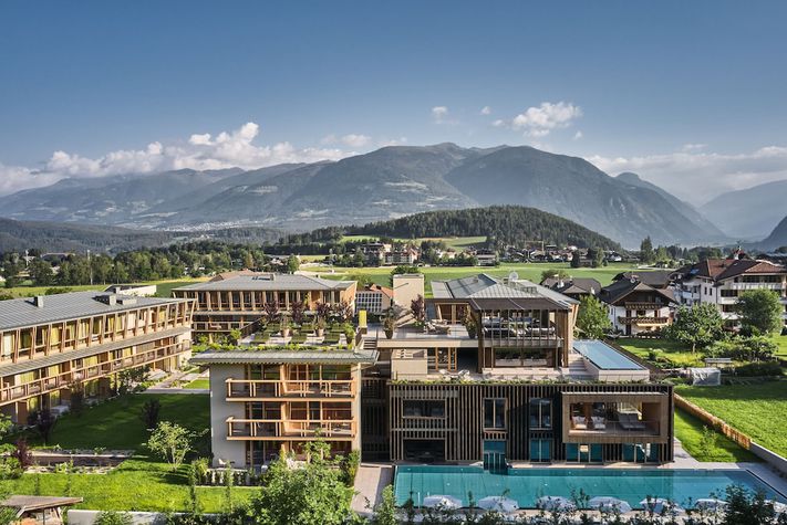 voir les prix pour Falkensteiner Hotel Kronplatz - The Leading Hotels of the World