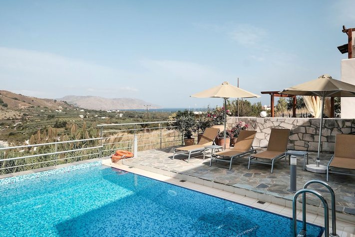 voir les prix pour Family Friendly Villa Bluefairy With Private Pool, Near Restaurants & Beach