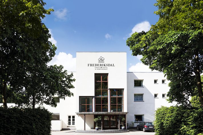voir les prix pour Frederiksdal Sinatur Hotel & Konference