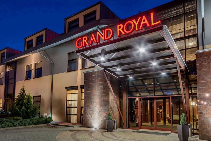 voir les prix pour Grand Royal Hotel