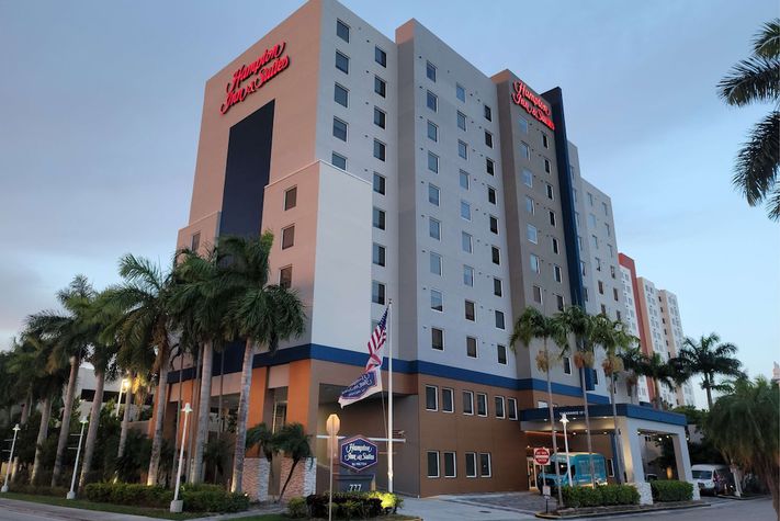 voir les prix pour Hampton Inn & Suites - Miami Airport / Blue Lagoon