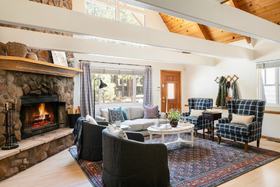 Image de Hartwood by Avantstay Cozy Big Bear Abode w/ Spacious Deck & Stone Fireplace