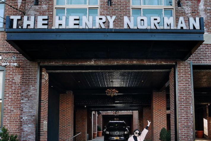 voir les prix pour Henry Norman Hotel