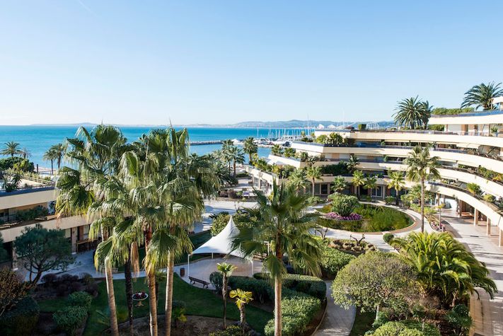 voir les prix pour Holiday Inn Nice-Port St Laurent, an IHG Hotel