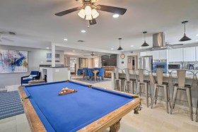 Image de Home With Private Pool Near the Las Vegas Strip!