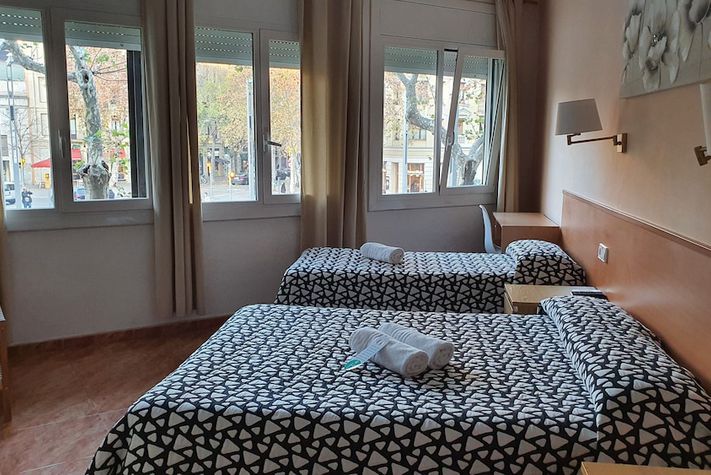 voir les prix pour Hostal Río de Castro Barcelona