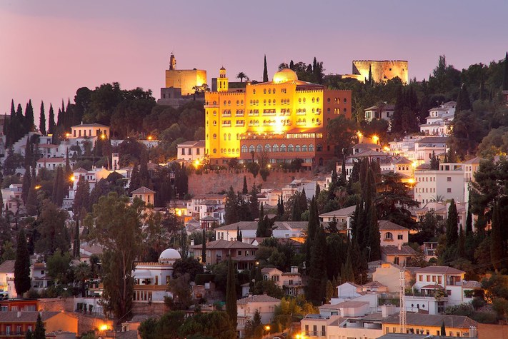 voir les prix pour Hôtel Alhambra Palace