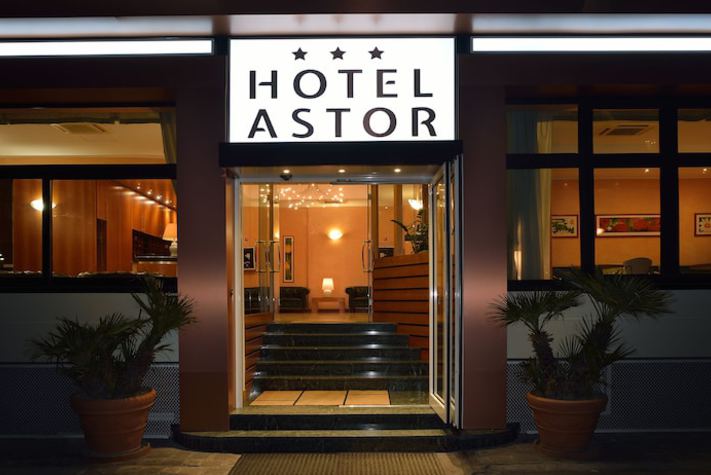 voir les prix pour Hotel Astor