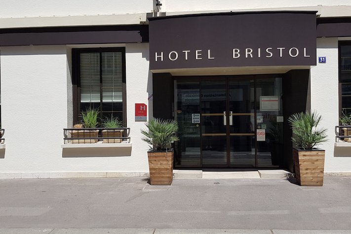 voir les prix pour Hotel Bristol