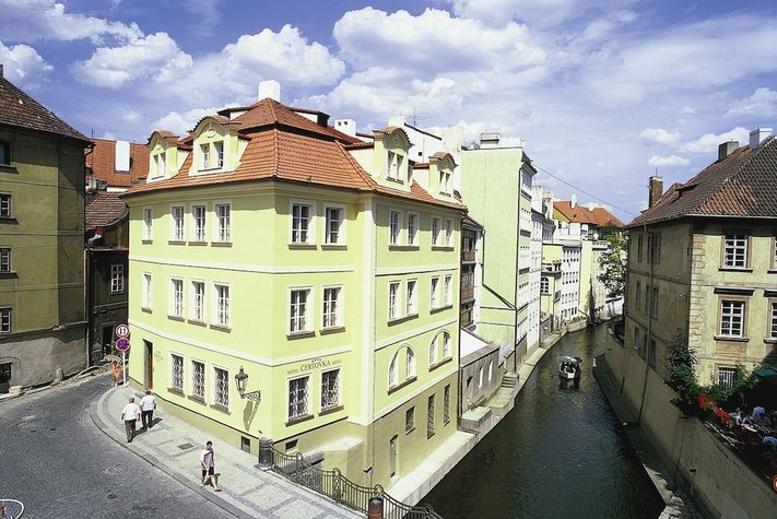 voir les prix pour Hotel Čertovka