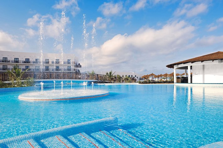 voir les prix pour Hôtel Melia Dunas Beach Resort