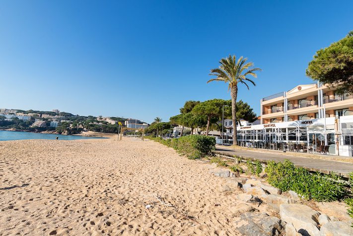 voir les prix pour Hôtel Restaurant Sant Pol