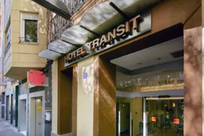 voir les prix pour Hotel Transit