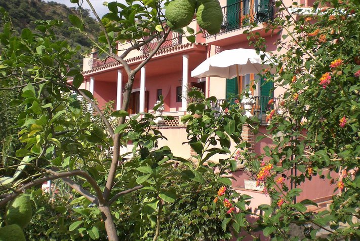 voir les prix pour Hotel Villa Sirina