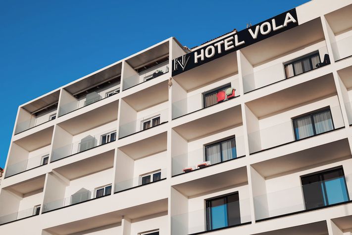voir les prix pour Hotel Vola