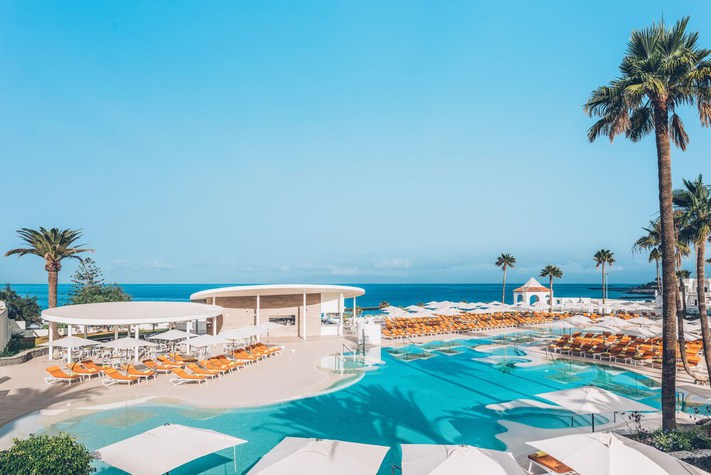 voir les prix pour Hôtel Iberostar Torviscas Playa