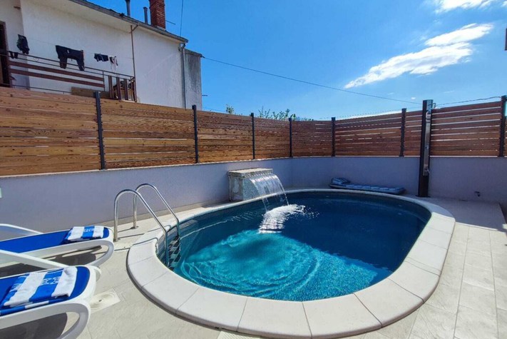 voir les prix pour Inviting 1-bed POP Villa With Pool in Zadar