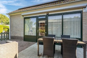 Image de Inviting Holiday Home in Baarland With Terrace