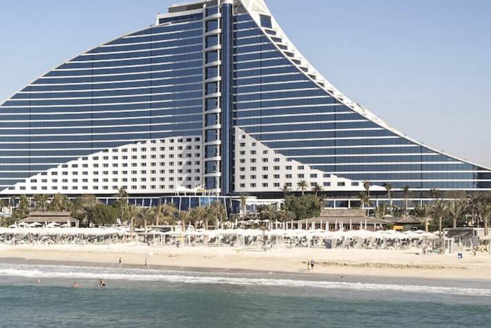 voir les prix pour Jumeirah Beach Hotel