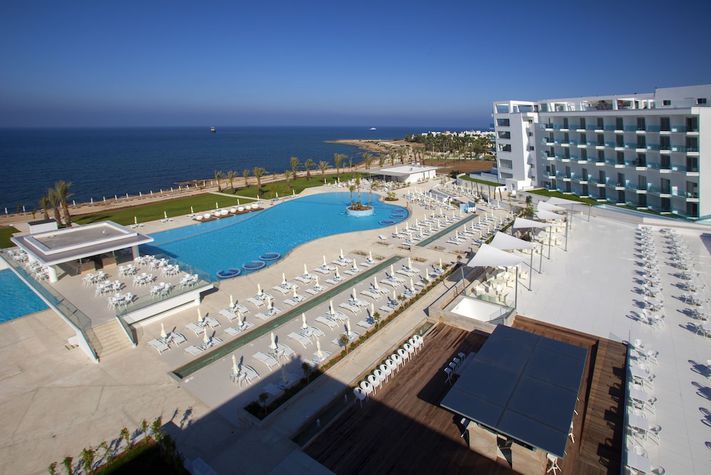 voir les prix pour King Evelthon Beach Hotel & Resort