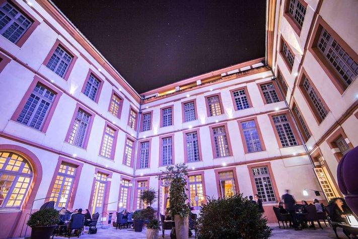 voir les prix pour La Cour Des Consuls Hotel And Spa Toulouse (opening Sep 2015)