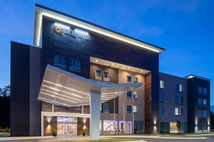 voir les prix pour La Quinta Inn & Suites by Wyndham Greensboro Arpt High Point