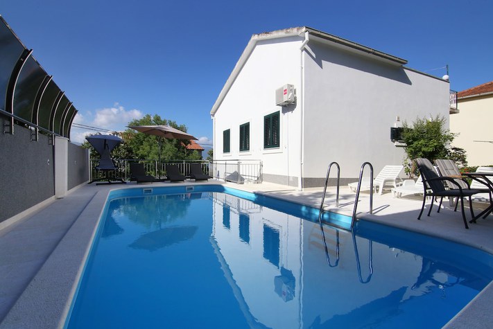 voir les prix pour Luxury house with pool near the sea