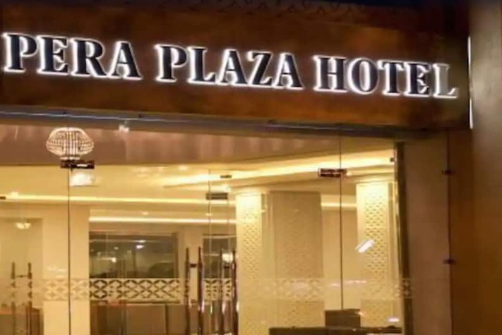 voir les prix pour Opera Plaza Hotel