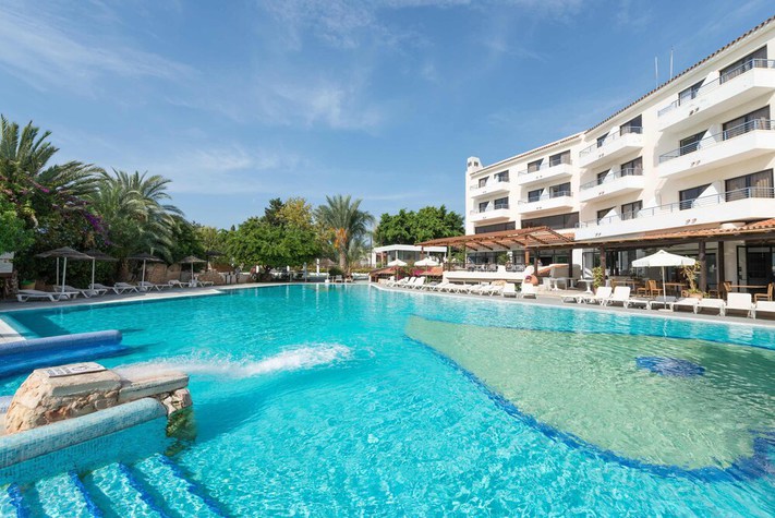 voir les prix pour Paphos Gardens Holiday Resort