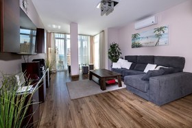Image de Plaza de Toros II - Recently Renovated Condo in Malaga Centre, Sea Views, 5 Mins Walk to Beach