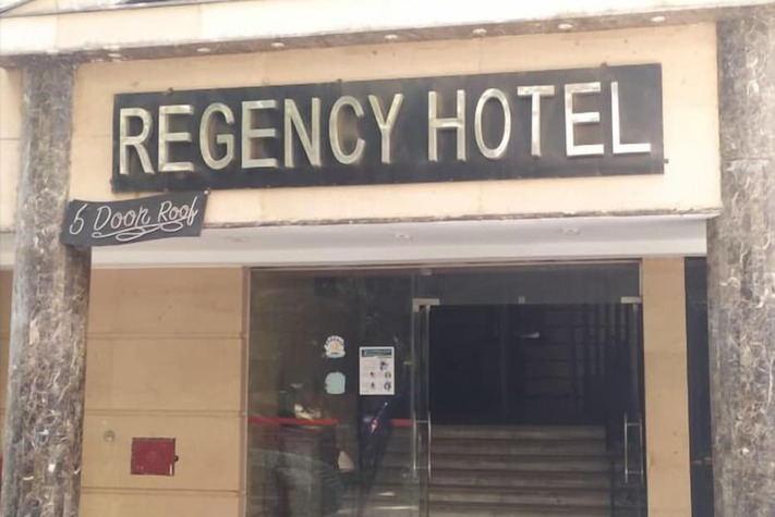 voir les prix pour Regency Hotel