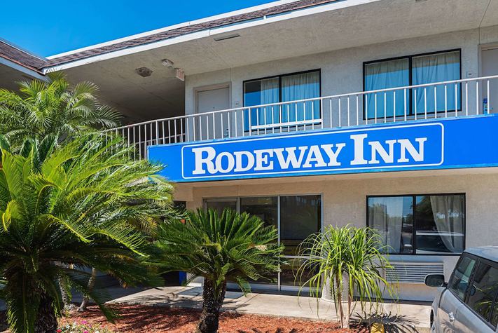 voir les prix pour Rodeway Inn Kissimmee Maingate West