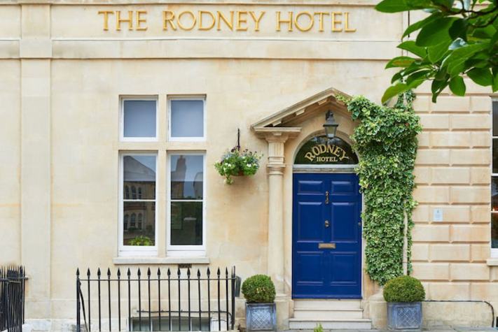 voir les prix pour Rodney Hotel