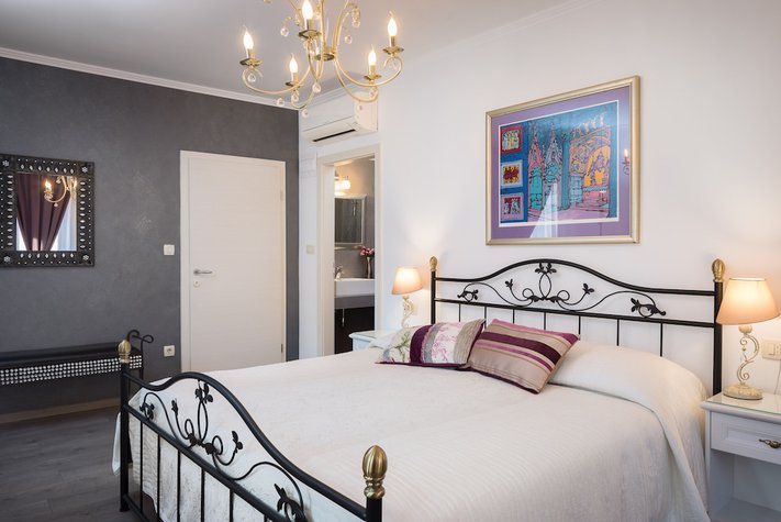 voir les prix pour Romantic Luxury Rooms