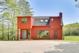 Image de Serene Salisbury Rental Home on 26 Acres w/ Deck!
