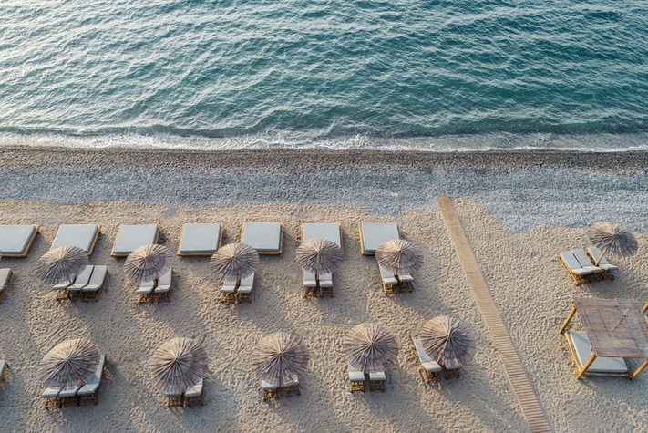 voir les prix pour The Mitsis Ramira Beach Hotel