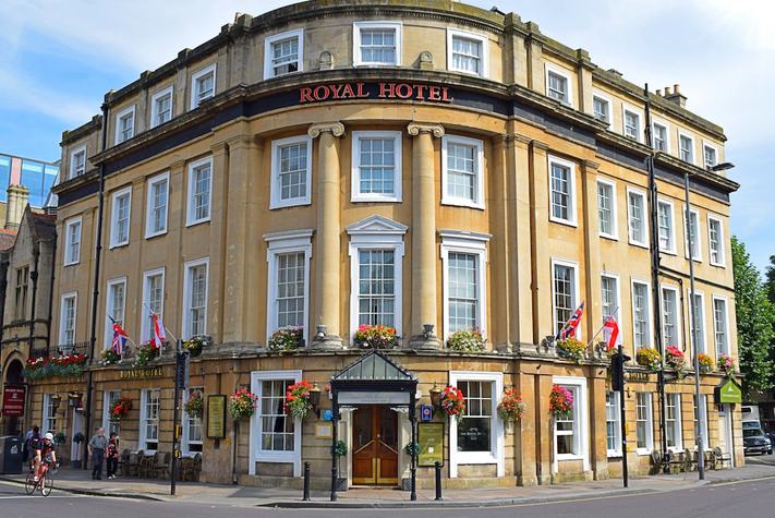 voir les prix pour The Royal Hotel