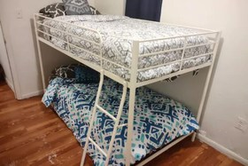 Image de Twin Bunk-style Bedroom Close to Downtown