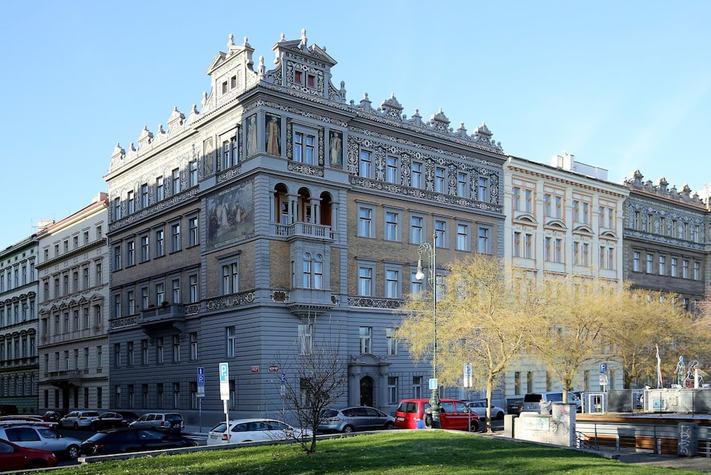 voir les prix pour Unique, Luxury Apartment on the Shores of the River Vltava in Prague's City Centre