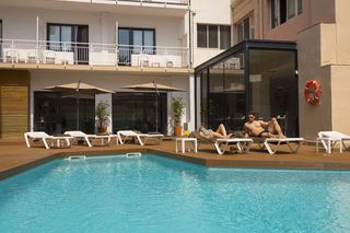 Voir les prix pour Hôtel Lauria