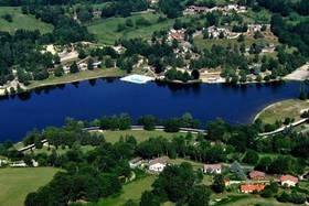Image de Camping et Village de Gîtes Les Demeures du Lac