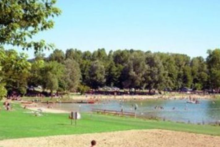 voir les prix pour Camping Lac De Champos